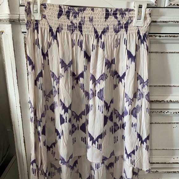 High-Low Skirt - Picture 4 of 5